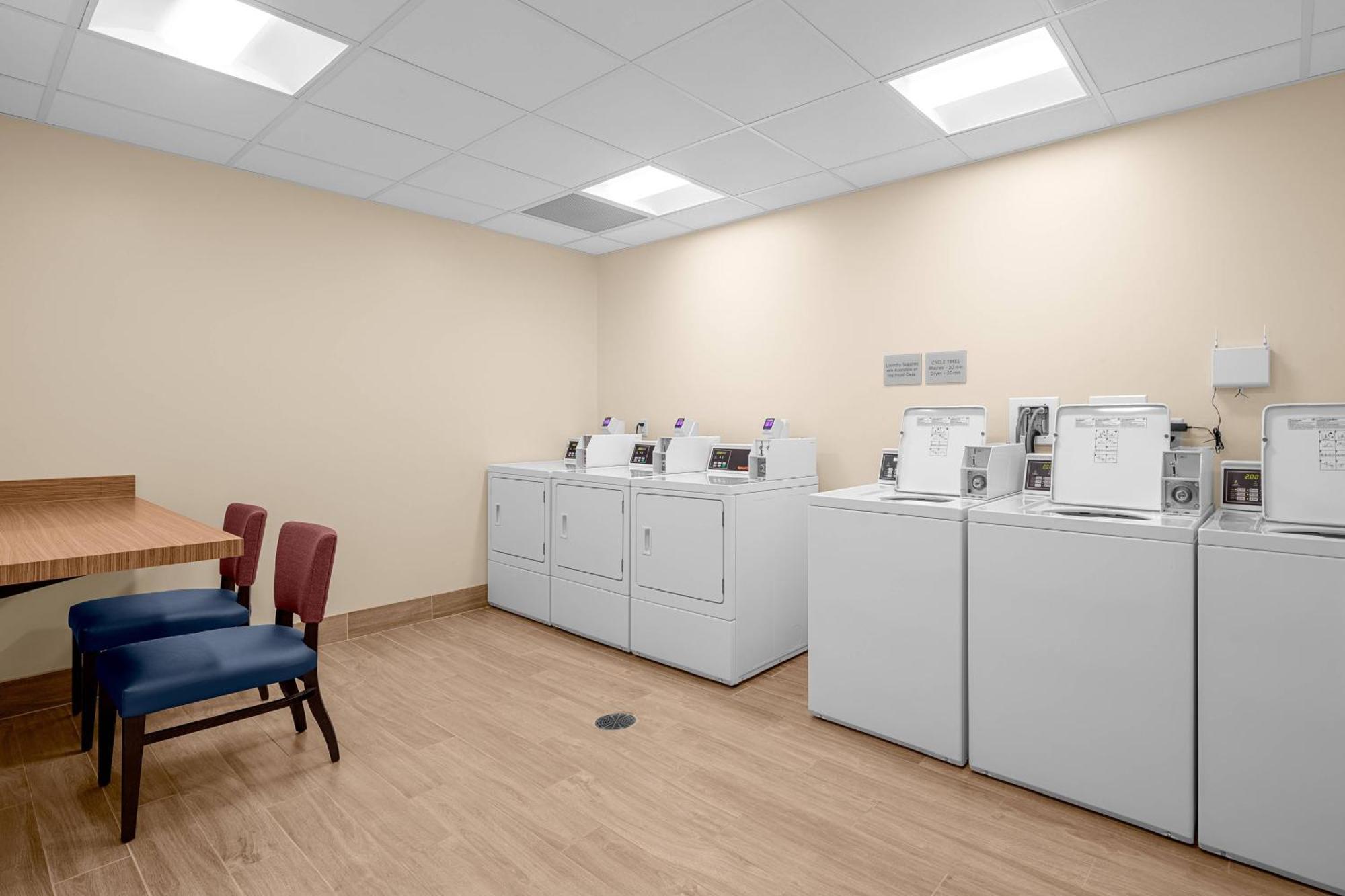 Towneplace Suites Cincinnati Fairfield Bagian luar foto