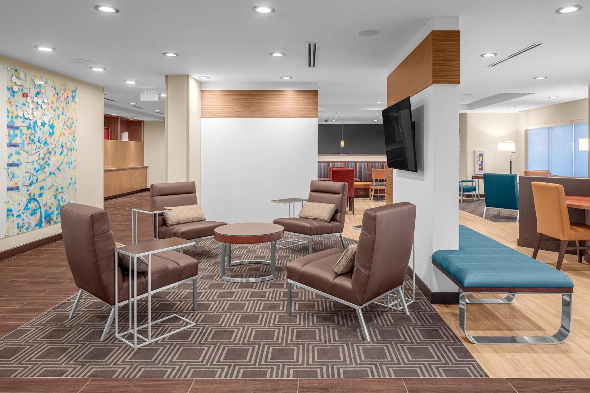 Towneplace Suites Cincinnati Fairfield Bagian luar foto